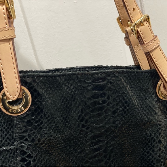 Black Michael Kors bag - Picture 4 of 8